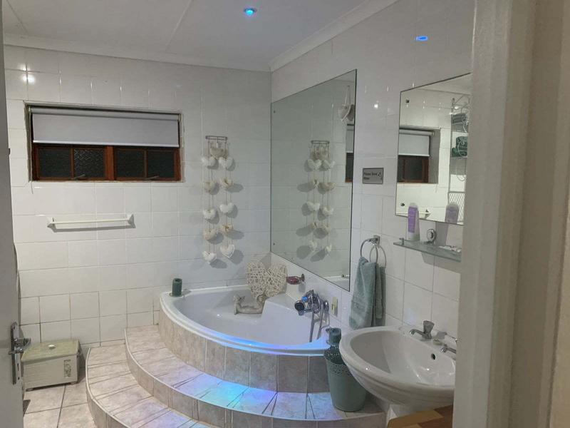 4 Bedroom Property for Sale in Fraaiuitsig Western Cape